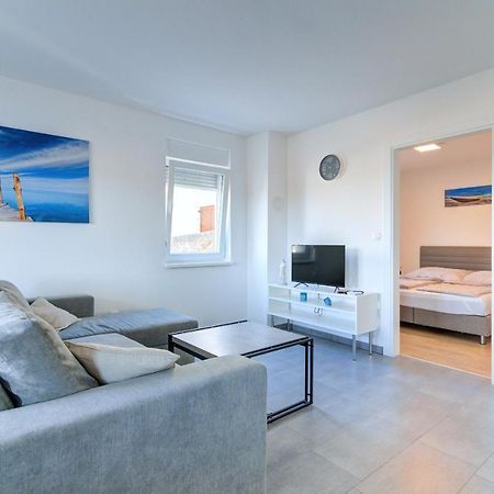 Damar Apartmani Zengg Kültér fotó