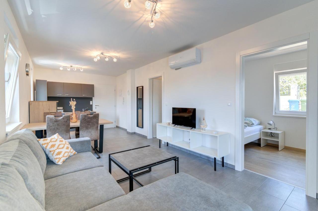 Damar Apartmani Zengg Kültér fotó