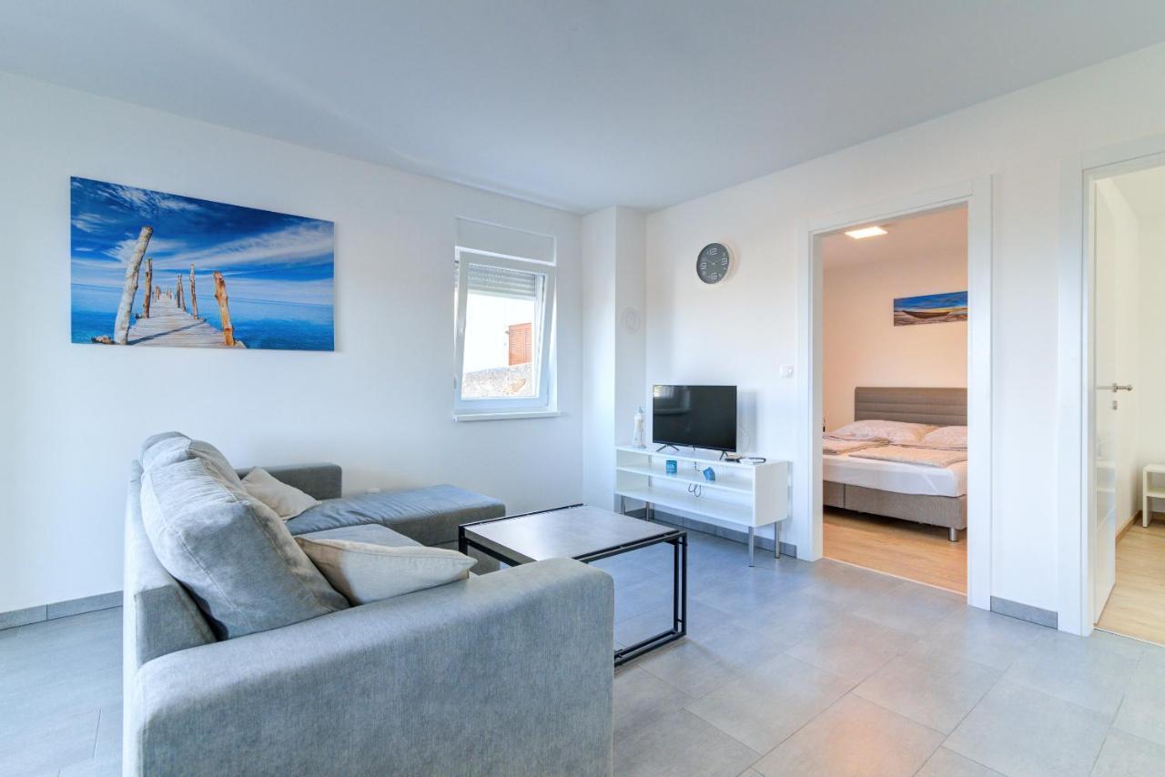 Damar Apartmani Zengg Kültér fotó