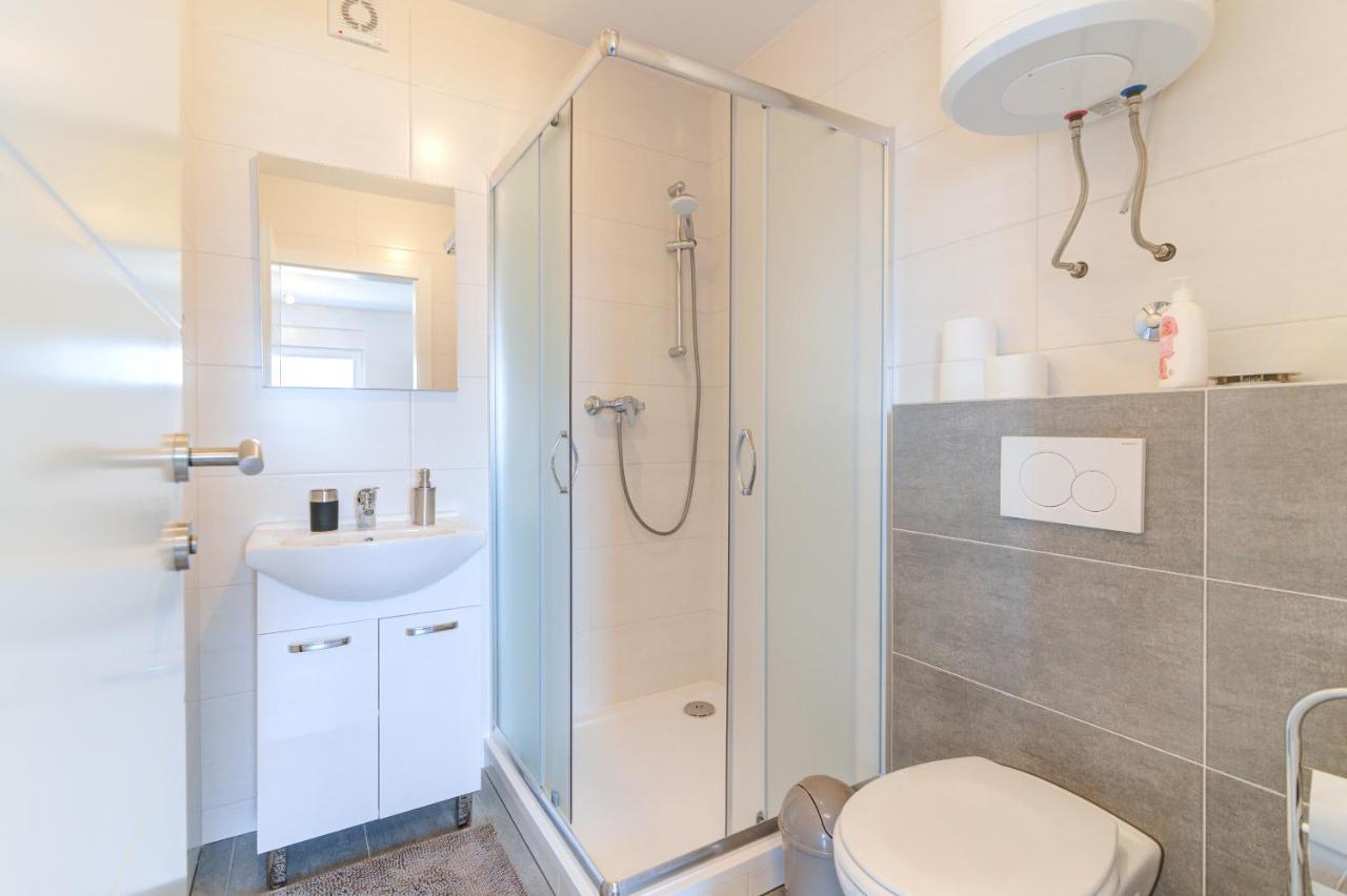 Damar Apartmani Zengg Kültér fotó