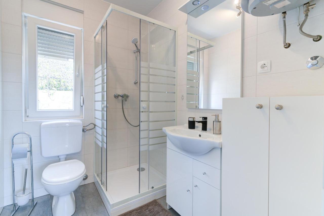 Damar Apartmani Zengg Kültér fotó